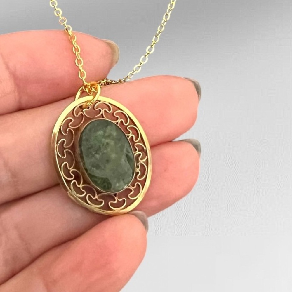 Elegant filigree Gold filled and Green stone Pendant Necklace